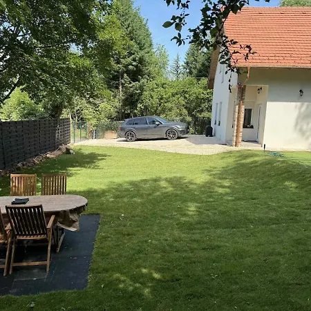 Voeroes Patak Apartmanhaz -red Creek Apartmant House